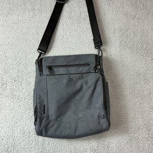 Travelon anti theft cross body bag RFID EUC